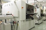 Osazovací automaty Universal Instruments AdVantis AX72 a AdVantis AC30